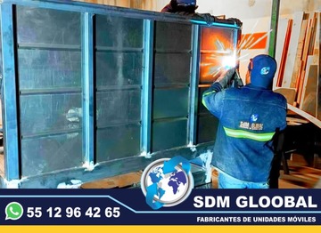 En Sdm Global Mexico Fabricacion conversion equipamiento y venta de Ambulancias de traslado en Mexico, somos fabricantes directos en Mexico. Sdm Global Mexico empresa 100% especializada en la venta fabricación conversión equipamiento de diferentes tipos de ambulancias de traslado y vehículos de emergencia, ofreciendo soluciones personalizadas para diversas necesidades en el mercado nacional.Dedicados a la fabricación de ambulancias y patrullas, ofreciendo servicios relacionados con la seguridad y emergencias, venta de unidades médicas móviles y ambulancias, además de carrocerías industriales,Somos un fabricante mexicano con más de 15 años de experiencia, especializado en la fabricación y comercialización de ambulancias y vehículos de rescate, con un enfoque en la alta calidad y el cumplimiento de normativas mexicanas.Diseñamos y equipamos ambulancias con la tecnología y los materiales necesarios para asegurar funcionalidad y seguridad, cumpliendo con las normativas mexicanas.En Sdm Global Mexico nos dedicamos a la Fabricacion conversion equipamiento y venta de Unidades Moviles Medicas Especiales en Mexico, somos fabricantes directos en Mexico.